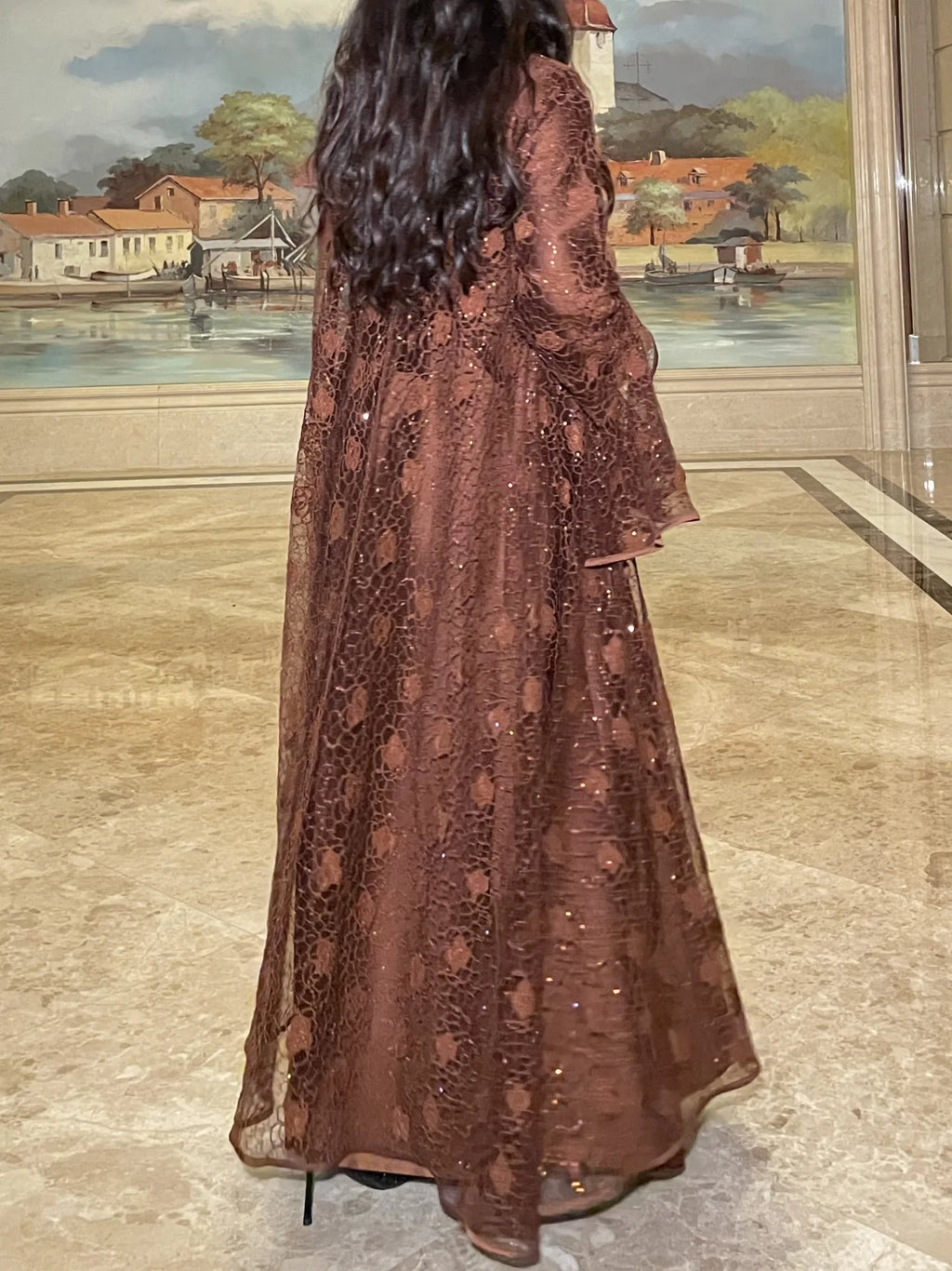 un ensemble abaya 2 pièces avec dentelle et sequins