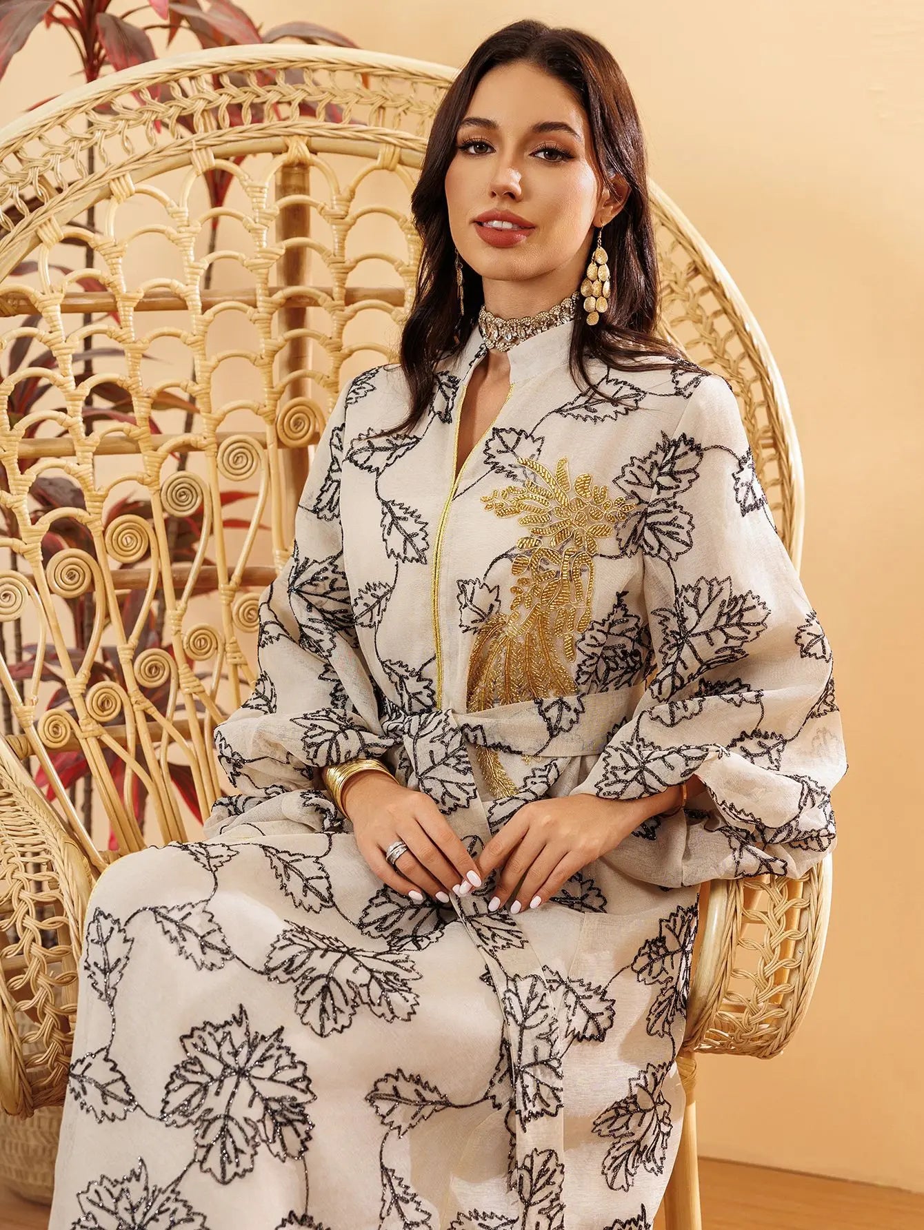 Abaya Blanche Royale Broderie Or