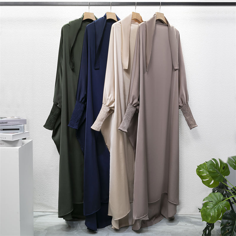 Abaya Longue à Capuche – Élégance Modeste Intemporelle