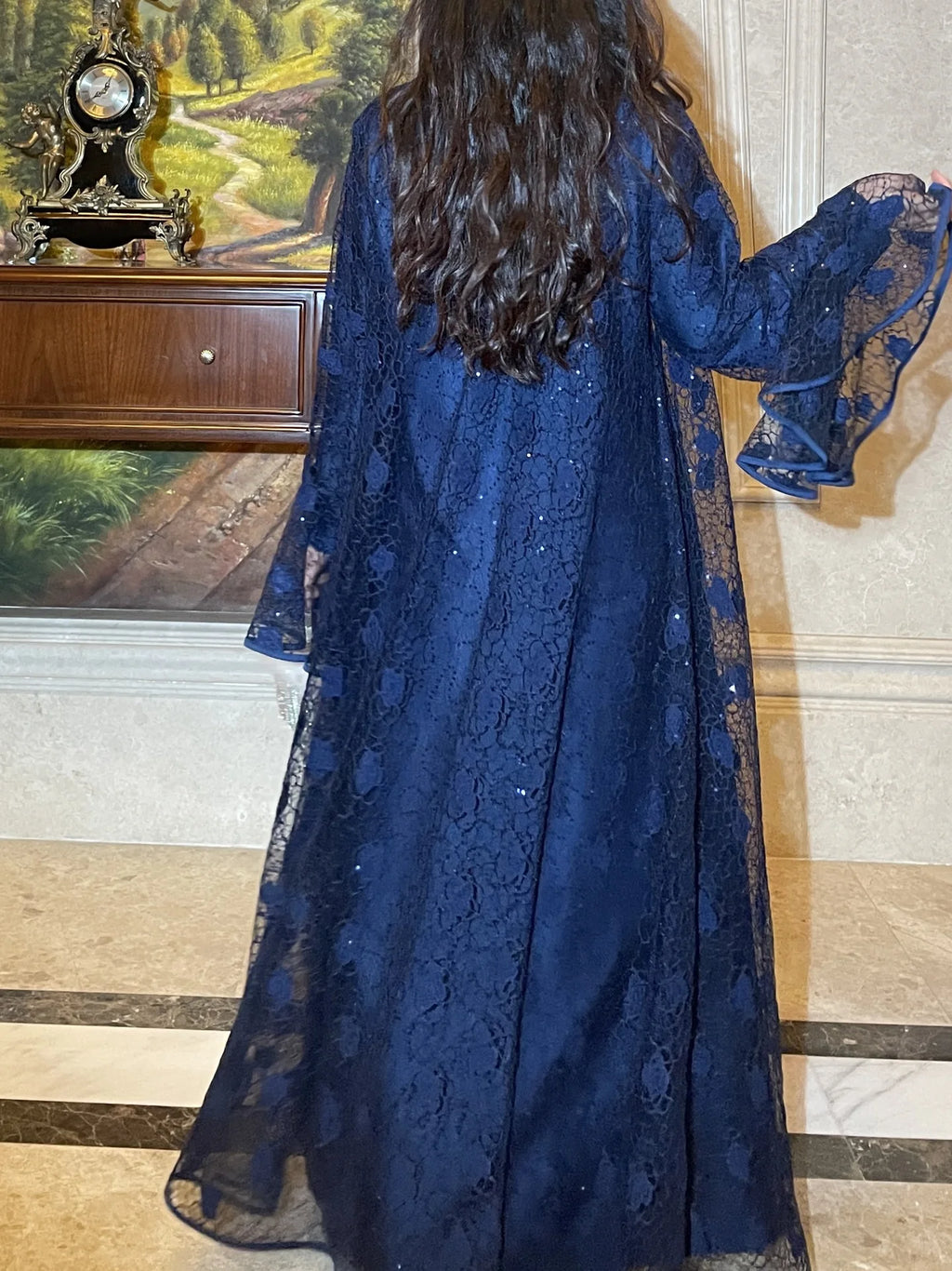 un ensemble abaya 2 pièces avec dentelle et sequins