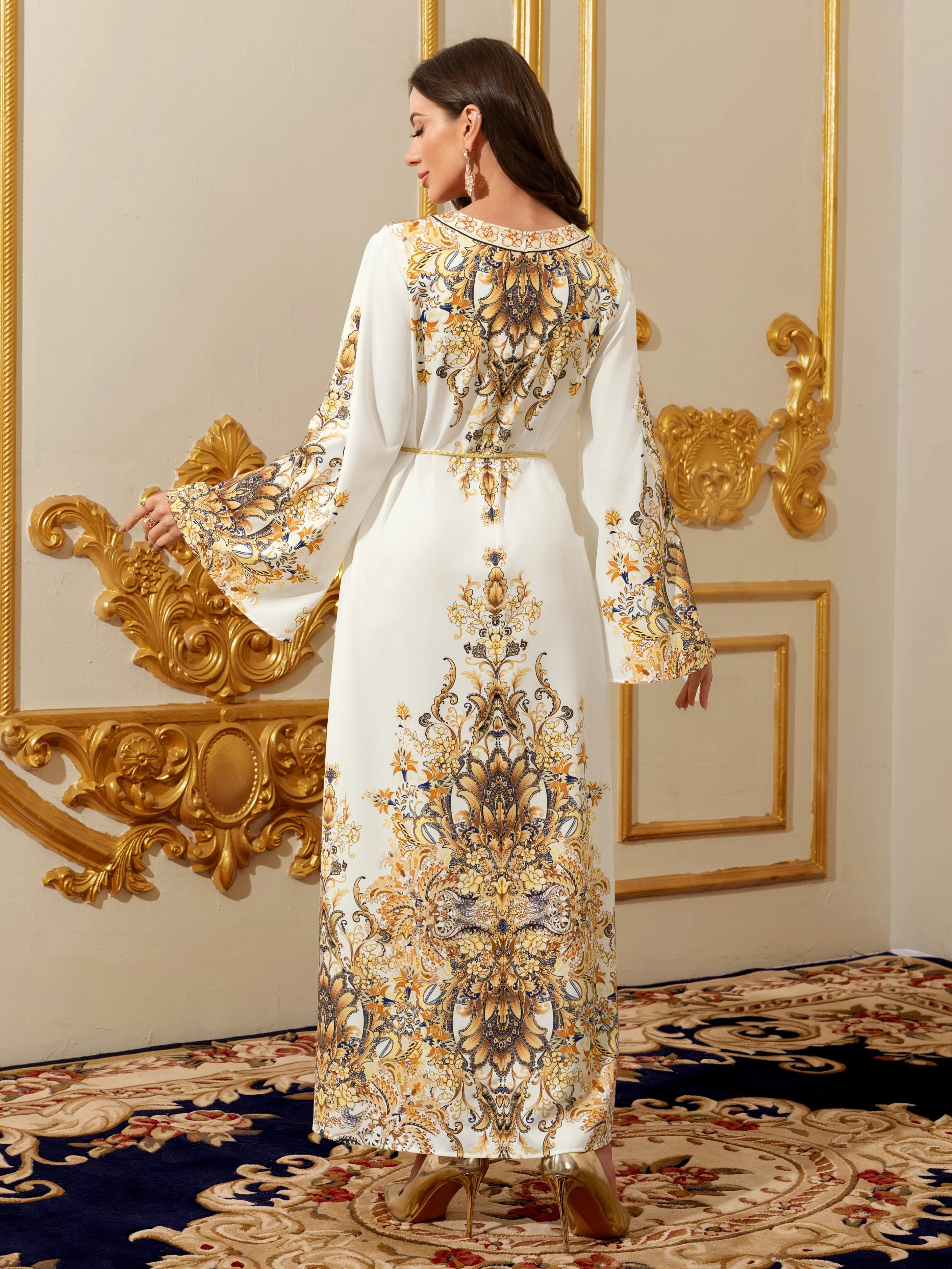 chic et premium, évoque l’or et l’élégance.