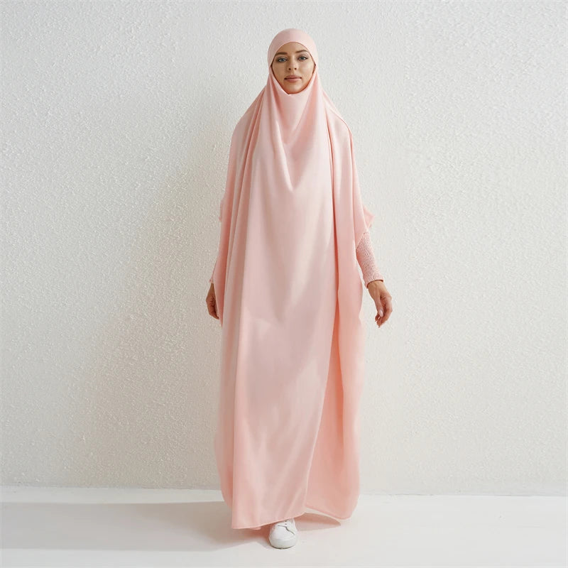 Abaya Longue à Capuche – Élégance Modeste Intemporelle