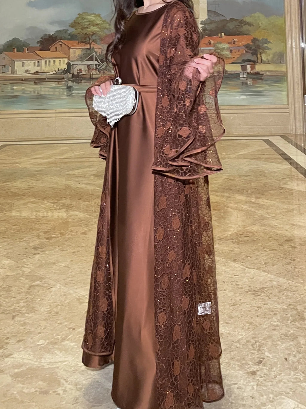 un ensemble abaya 2 pièces avec dentelle et sequins