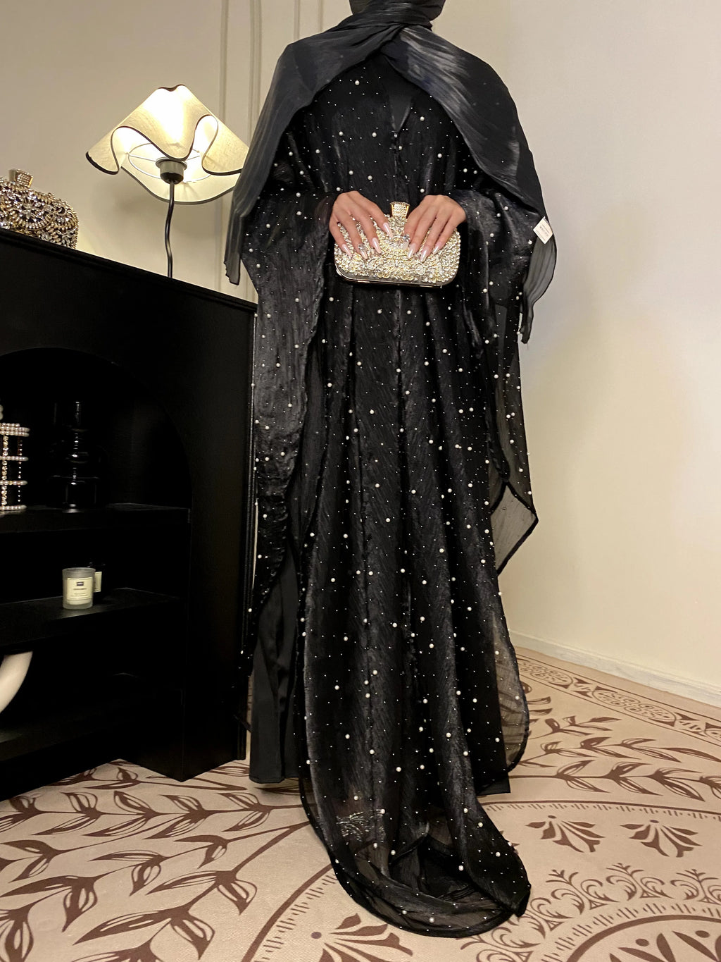 Évoque la perle et le ciel étoilé