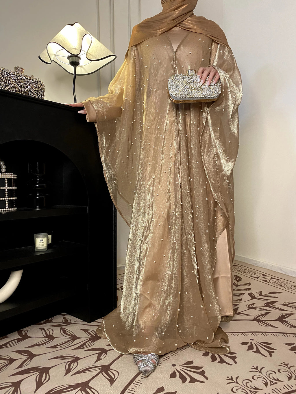 Évoque la perle et le ciel étoilé