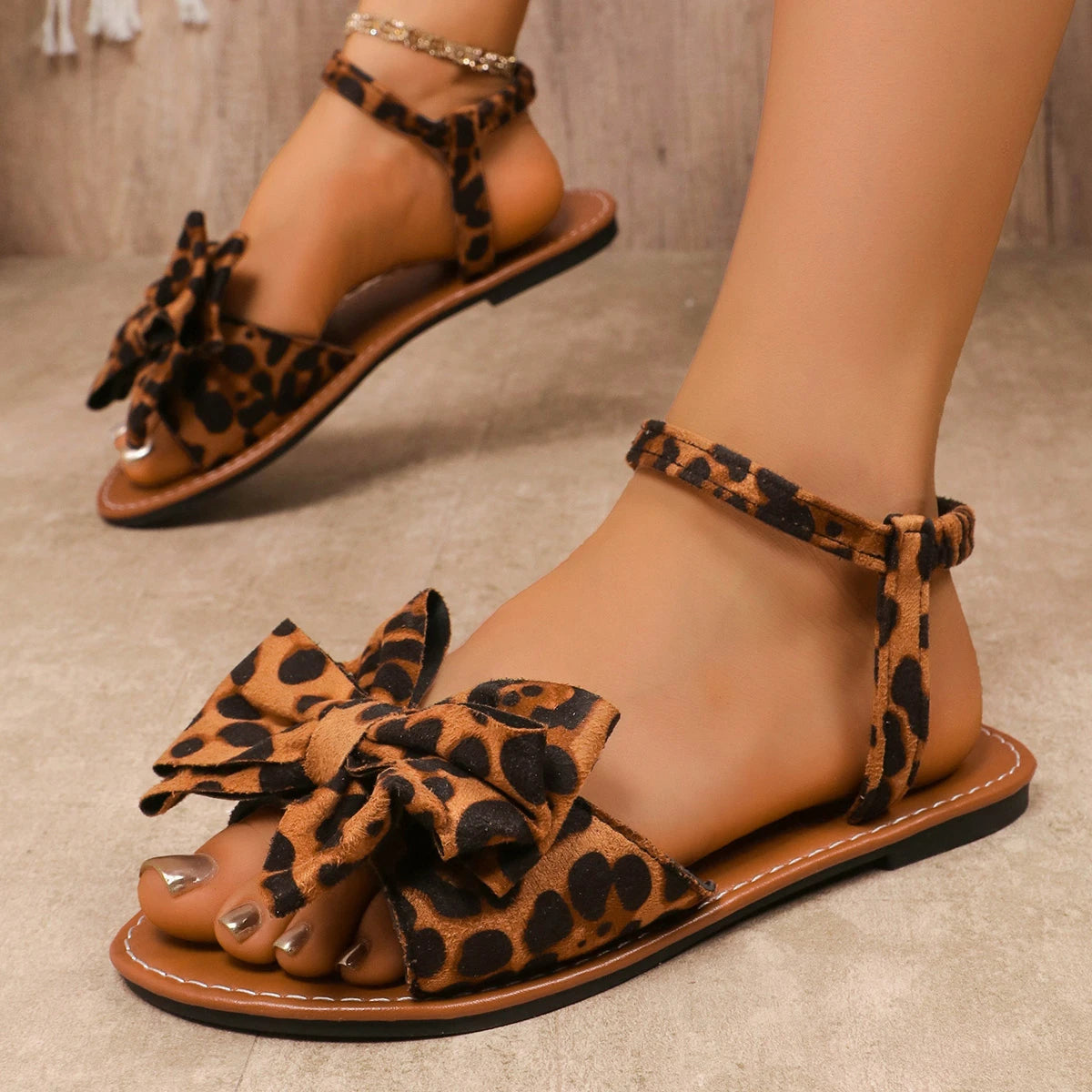 Sandales Léopard Nœud Chic – Confort & Style Été 2026