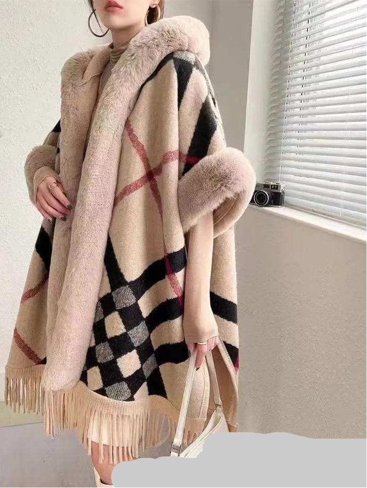 Poncho Femme Élégant à Carreaux avec Capuche en Fausse Fourrure