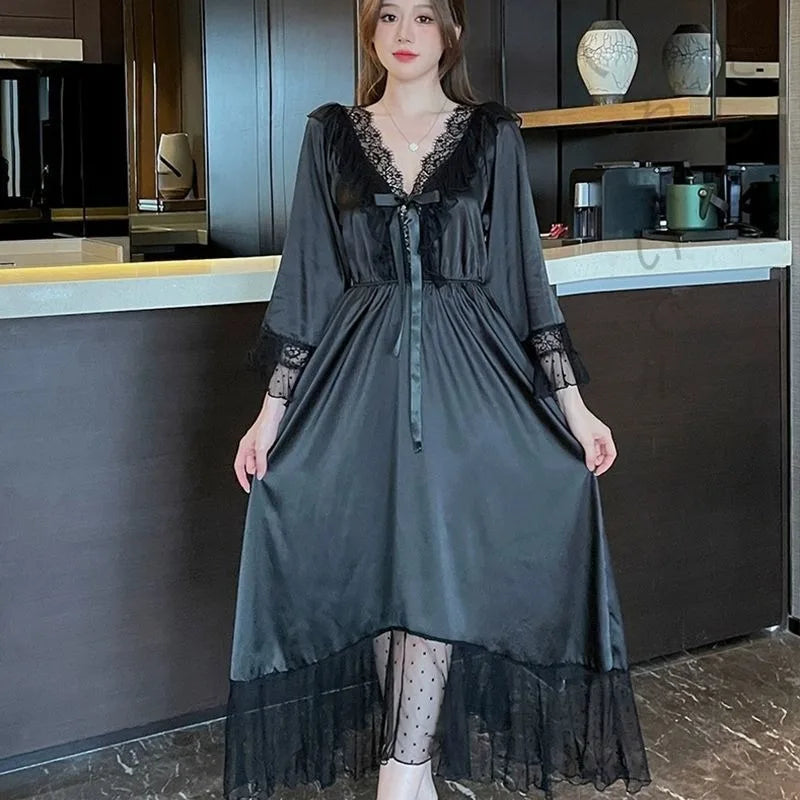 Élégance Parisienne – Nuisette Française en Soie et Dentelle