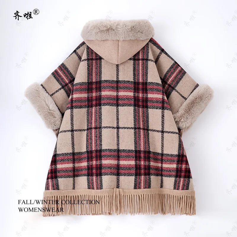 Poncho Femme Élégant à Carreaux avec Capuche en Fausse Fourrure