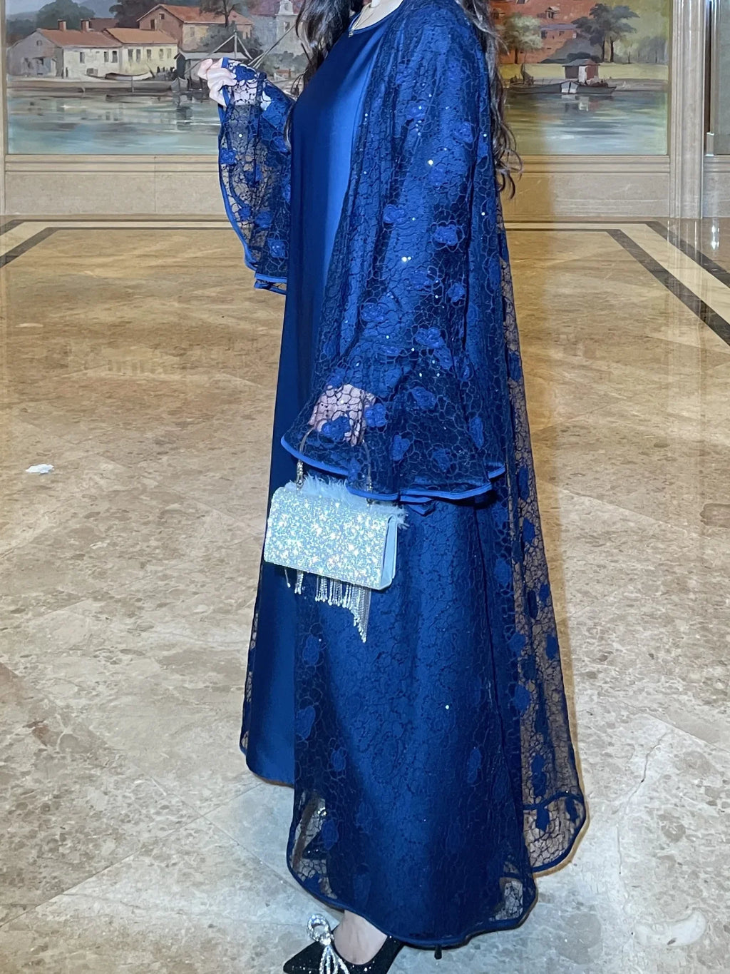 un ensemble abaya 2 pièces avec dentelle et sequins